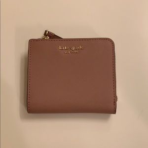 NWT Kate Spade small l-zip bifold wallet